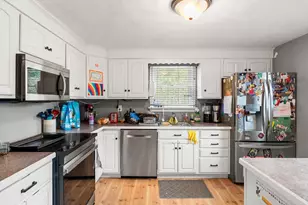 8 Windsor Ln, Gloucester, MA 01930 - Photo 7