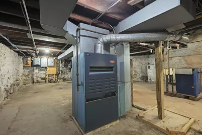 707 Bridge St, Lowell, MA 01850 - Photo 27