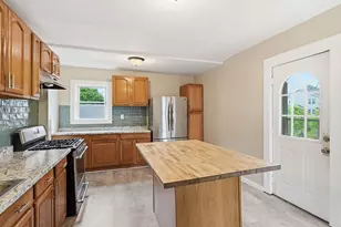 52 Lebanon St, Springfield, MA 01109 - Photo 13