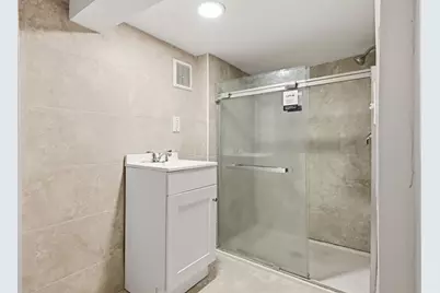 52 Lebanon St, Springfield, MA 01109 - Photo 33