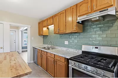 52 Lebanon St, Springfield, MA 01109 - Photo 17