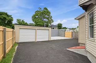 52 Lebanon St, Springfield, MA 01109 - Photo 37