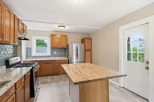 52 Lebanon St, Springfield, MA 01109 - Photo 13