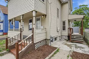 52 Lebanon St, Springfield, MA 01109 - Photo 3
