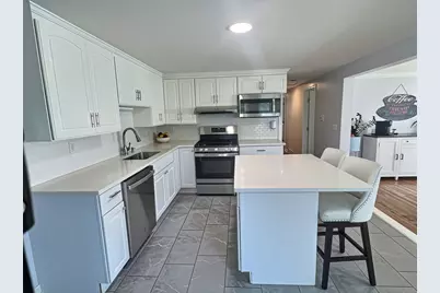 2 McFarlin Rd, Carver, MA 02330 - Photo 5