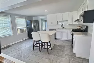 2 McFarlin Rd, Carver, MA 02330 - Photo 9