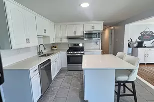 2 McFarlin Rd, Carver, MA 02330 - Photo 5