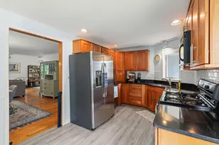 38 Woodland Park Dr, Haverhill, MA 01830 - Photo 5