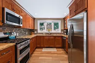 36 Myrtle Ave, Newburyport, MA 01950 - Photo 5