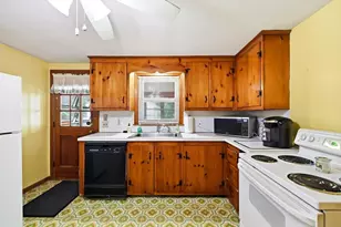 57 Arthur St, Springfield, MA 01104 - Photo 9