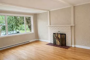 29 Forest St, Franklin, MA 02038 - Photo 3