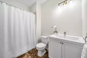 257 Pleasant St, Worcester, MA 01609 - Photo 17