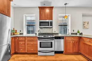 257 Pleasant St, Worcester, MA 01609 - Photo 3