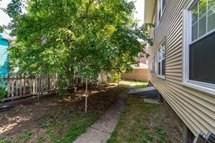 33 Harbor St, Salem, MA 01970 - Photo 5