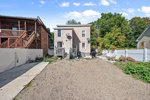1081 Lawrence St, Lowell, MA 01852 - Photo 9