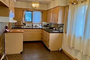 71 Seymour St, New Bedford, MA 02744 - Photo 9