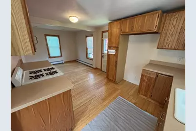 24 Myrtle St, Weymouth, MA 02189 - Photo 5