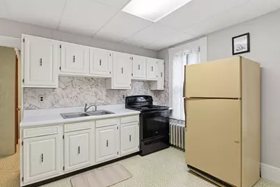 108 Grape St, Chicopee, MA 01013 - Photo 23