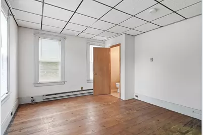 108 Grape St, Chicopee, MA 01013 - Photo 17