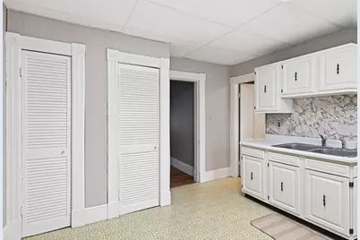 108 Grape St, Chicopee, MA 01013 - Photo 25