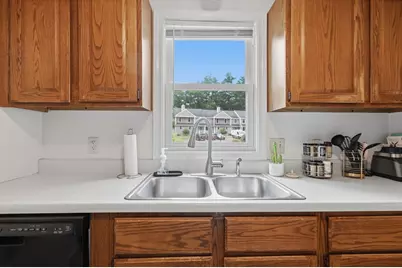 212 Bayberry Hill Lane #212, Leominster, MA 01453 - Photo 9