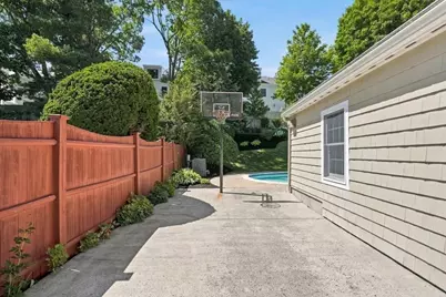 8 Emery St, Peabody, MA 01960 - Photo 35