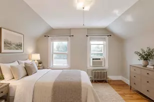 22 Pelican Ave, Worcester, MA 01605 - Photo 9