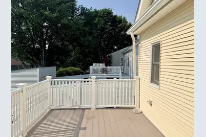 22 Pelican Ave, Worcester, MA 01605 - Photo 21