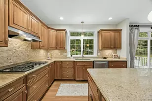 33 Dairy Dr, Upton, MA 01568 - Photo 3