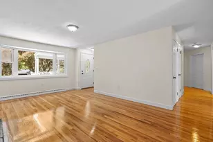5 Grove St, Plainville, MA 02762 - Photo 9