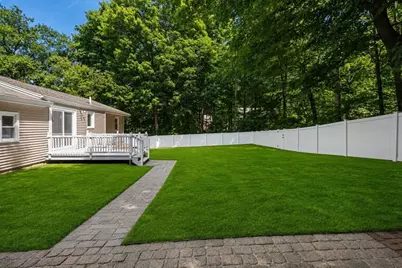 5 Grove St, Plainville, MA 02762 - Photo 5