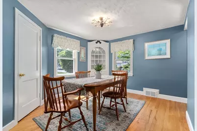 86 Redfield Rd, Wakefield, MA 01880 - Photo 9