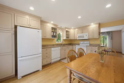 14 Shoreline Dr, Foxboro, MA 02035 - Photo 5