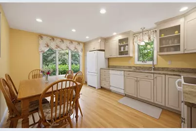 14 Shoreline Dr, Foxboro, MA 02035 - Photo 3