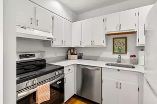 21 Hancock St, Boston, MA 02114 - Photo 13
