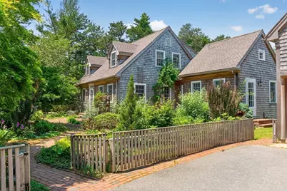 205 Meetinghouse Way, Edgartown, MA 02539 - Photo 29