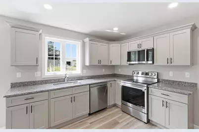 71 Pine St #A, Warren, MA 01083 - Photo 3