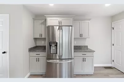 71 Pine St #A, Warren, MA 01083 - Photo 5