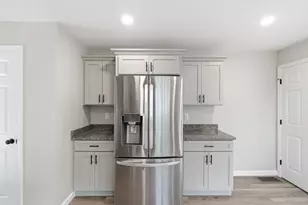 71 Pine St, Warren, MA 01083 - Photo 5