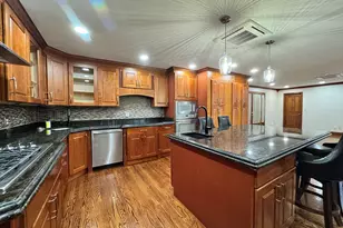915 Hathaway Rd, New Bedford, MA 02740 - Photo 17