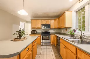 4 Commonwealth Ave, Auburn, MA 01501 - Photo 17