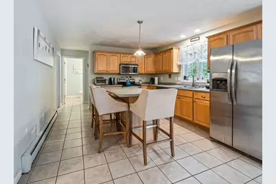 4 Commonwealth Ave, Auburn, MA 01501 - Photo 9