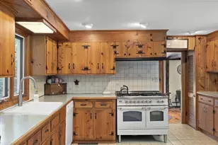 28 Spring St, Hanson, MA 02341 - Photo 7