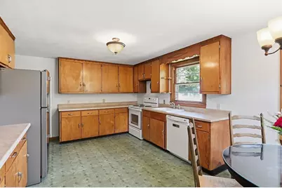 12 Wilbraview Dr, Wilbraham, MA 01095 - Photo 5