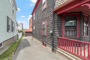 8 Chase St, Beverly, MA 01915 - Photo 3