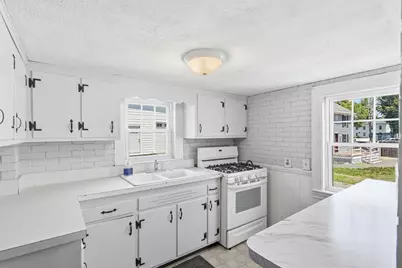 39 Main St, Saugus, MA 01906 - Photo 9