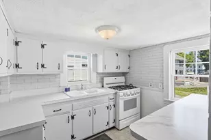 39 Main St, Saugus, MA 01906 - Photo 9