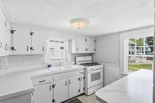 39 Main St, Saugus, MA 01906 - Photo 9