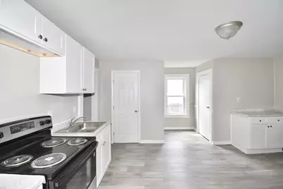 24-26 Pequot St, Springfield, MA 01151 - Photo 9