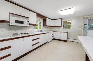 166 Pine St, Manchester by the Sea, MA 01944 - Photo 13